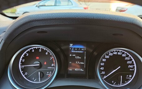 Toyota Camry, 2021 год, 3 450 000 рублей, 9 фотография