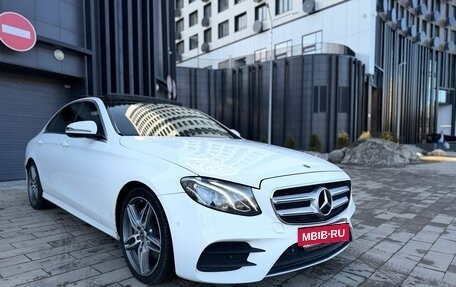 Mercedes-Benz E-Класс, 2017 год, 3 350 000 рублей, 3 фотография