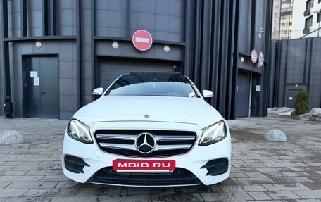 Mercedes-Benz E-Класс, 2017 год, 3 350 000 рублей, 2 фотография