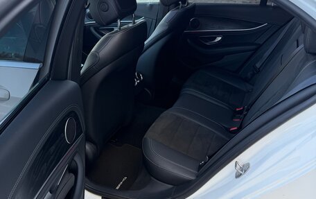 Mercedes-Benz E-Класс, 2017 год, 3 350 000 рублей, 12 фотография