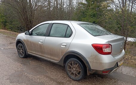 Renault Logan II, 2019 год, 900 000 рублей, 2 фотография