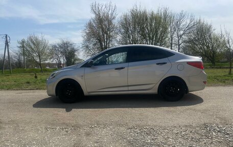 Hyundai Solaris II рестайлинг, 2012 год, 750 000 рублей, 2 фотография