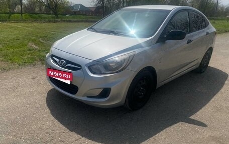 Hyundai Solaris II рестайлинг, 2012 год, 750 000 рублей, 7 фотография