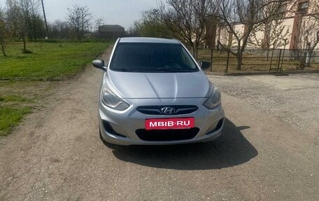 Hyundai Solaris II рестайлинг, 2012 год, 750 000 рублей, 6 фотография