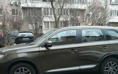 Mitsubishi Outlander III рестайлинг 3, 2015 год, 1 990 000 рублей, 5 фотография