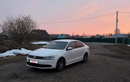 Volkswagen Jetta VI, 2013 год, 830 000 рублей, 2 фотография
