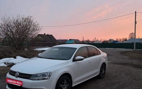 Volkswagen Jetta VI, 2013 год, 830 000 рублей, 3 фотография