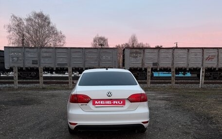 Volkswagen Jetta VI, 2013 год, 830 000 рублей, 4 фотография