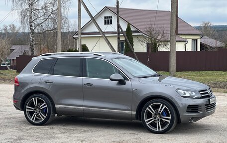 Volkswagen Touareg III, 2011 год, 2 290 000 рублей, 2 фотография