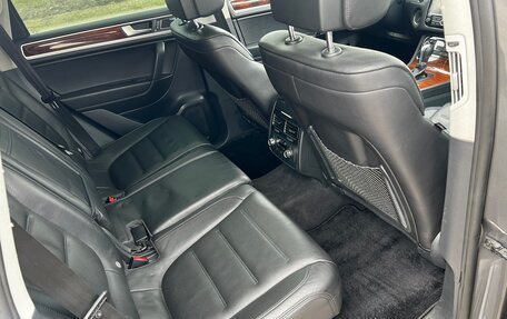 Volkswagen Touareg III, 2011 год, 2 290 000 рублей, 28 фотография