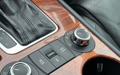 Volkswagen Touareg III, 2011 год, 2 290 000 рублей, 22 фотография