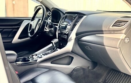 Mitsubishi Pajero Sport III рестайлинг, 2016 год, 2 799 000 рублей, 34 фотография