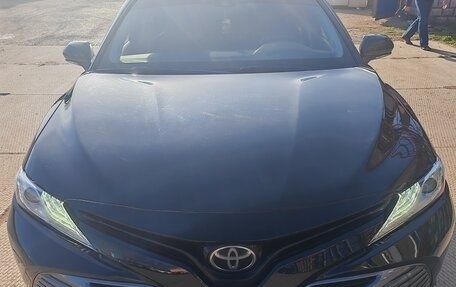 Toyota Camry, 2018 год, 2 500 000 рублей, 1 фотография