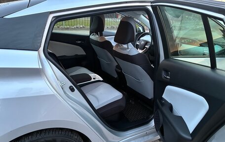 Toyota Prius IV XW50, 2018 год, 2 200 000 рублей, 14 фотография