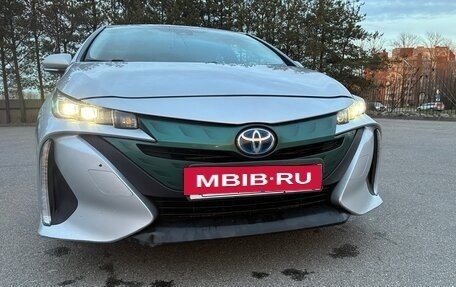 Toyota Prius IV XW50, 2018 год, 2 200 000 рублей, 21 фотография