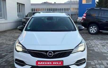 Opel Astra, 2022 год, 1 750 000 рублей, 2 фотография