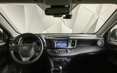 Toyota RAV4, 2018 год, 2 489 000 рублей, 14 фотография