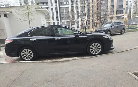 Toyota Camry, 2018 год, 2 700 000 рублей, 4 фотография