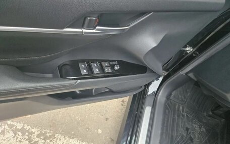 Toyota Camry, 2018 год, 2 700 000 рублей, 9 фотография