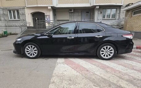 Toyota Camry, 2018 год, 2 700 000 рублей, 3 фотография