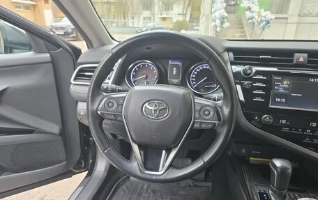 Toyota Camry, 2018 год, 2 700 000 рублей, 11 фотография