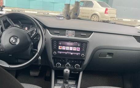 Skoda Octavia, 2017 год, 1 630 000 рублей, 6 фотография