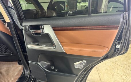 Toyota Land Cruiser 200, 2015 год, 4 450 000 рублей, 22 фотография