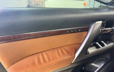 Toyota Land Cruiser 200, 2015 год, 4 450 000 рублей, 37 фотография