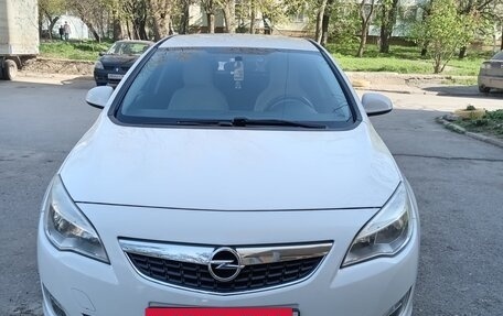 Opel Astra J, 2011 год, 950 000 рублей, 3 фотография