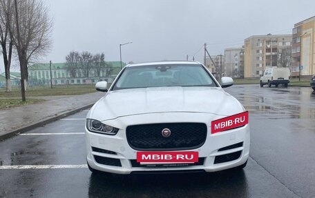 Jaguar XE I рестайлинг, 2016 год, 1 700 000 рублей, 3 фотография