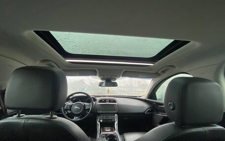 Jaguar XE I рестайлинг, 2016 год, 1 700 000 рублей, 13 фотография