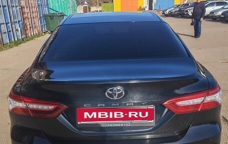 Toyota Camry, 2018 год, 2 500 000 рублей, 2 фотография