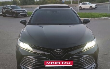 Toyota Camry, 2018 год, 2 500 000 рублей, 8 фотография