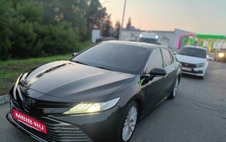 Toyota Camry, 2018 год, 2 500 000 рублей, 6 фотография