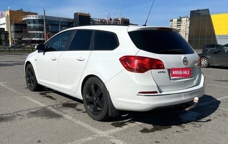 Opel Astra J, 2014 год, 920 000 рублей, 3 фотография