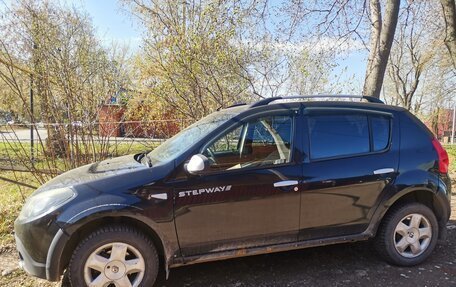 Renault Sandero I, 2013 год, 690 000 рублей, 2 фотография