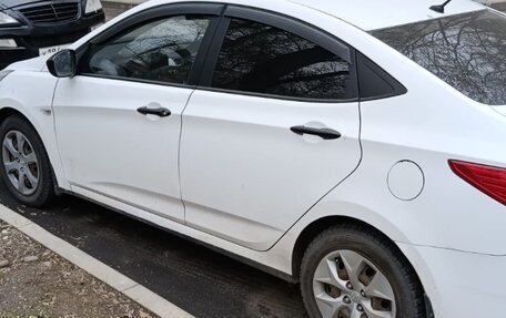 Hyundai Solaris II рестайлинг, 2015 год, 650 000 рублей, 3 фотография