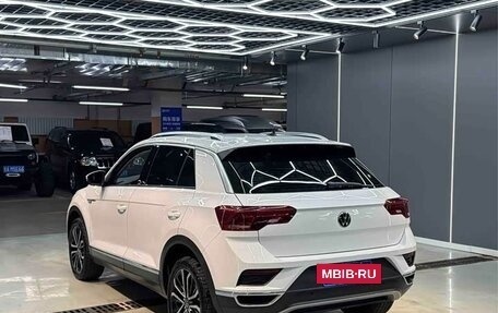 Volkswagen T-Roc I, 2023 год, 1 341 300 рублей, 6 фотография