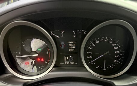 Toyota Land Cruiser 200, 2013 год, 4 500 000 рублей, 7 фотография