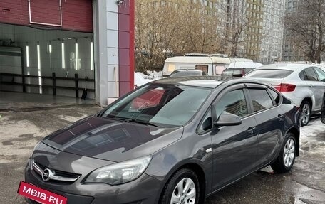Opel Astra J, 2014 год, 990 000 рублей, 3 фотография