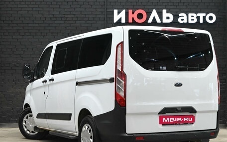 Ford Tourneo Custom I рестайлинг, 2017 год, 2 150 000 рублей, 4 фотография