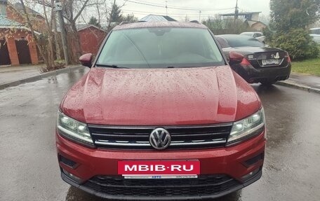 Volkswagen Tiguan II, 2020 год, 2 990 000 рублей, 2 фотография