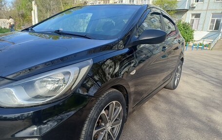 Hyundai Solaris II рестайлинг, 2012 год, 830 000 рублей, 3 фотография