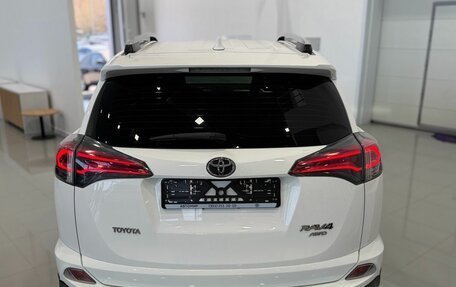Toyota RAV4, 2016 год, 2 445 000 рублей, 6 фотография