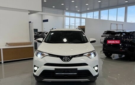 Toyota RAV4, 2016 год, 2 445 000 рублей, 2 фотография