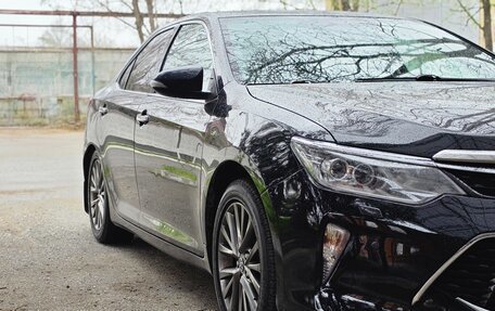 Toyota Camry, 2017 год, 1 700 000 рублей, 2 фотография