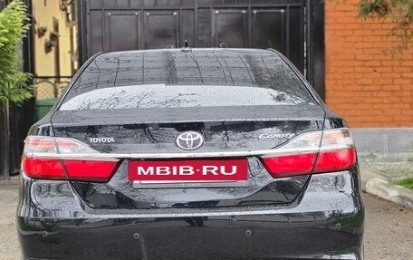 Toyota Camry, 2017 год, 1 700 000 рублей, 4 фотография