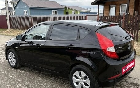 Hyundai Solaris II рестайлинг, 2016 год, 1 100 000 рублей, 3 фотография