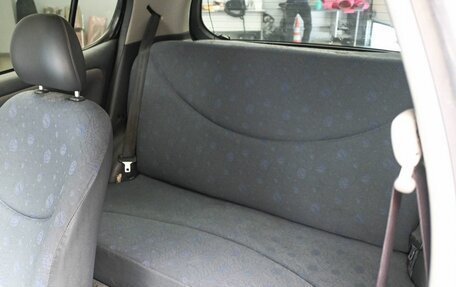 Toyota Vitz, 2001 год, 669 000 рублей, 9 фотография