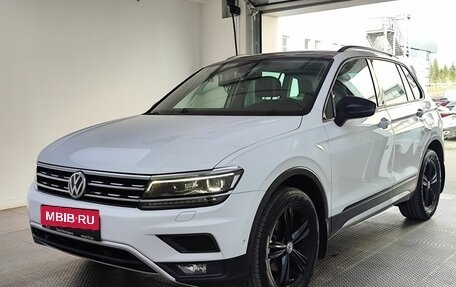 Volkswagen Tiguan II, 2018 год, 3 099 000 рублей, 1 фотография